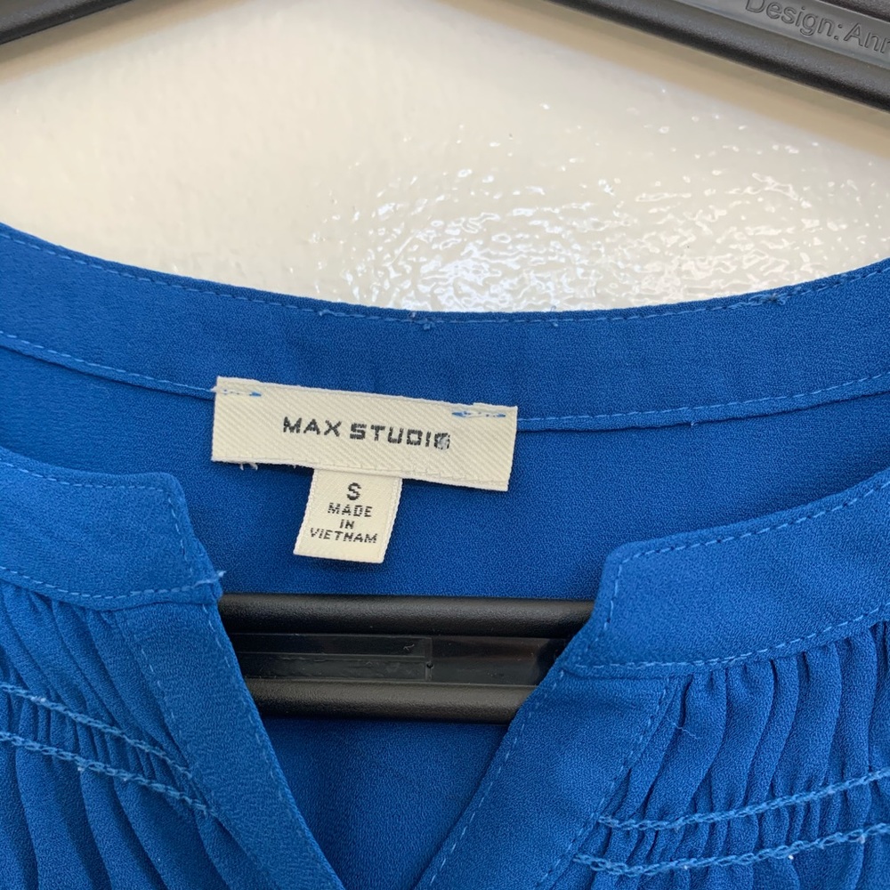 Max Studio | Blue Button Blouse - Picture 2 of 6